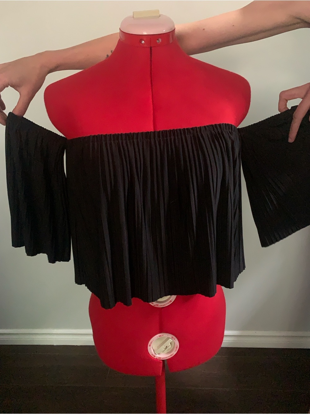 Guess Black Off-Shoulder Pleated Crop Blouse